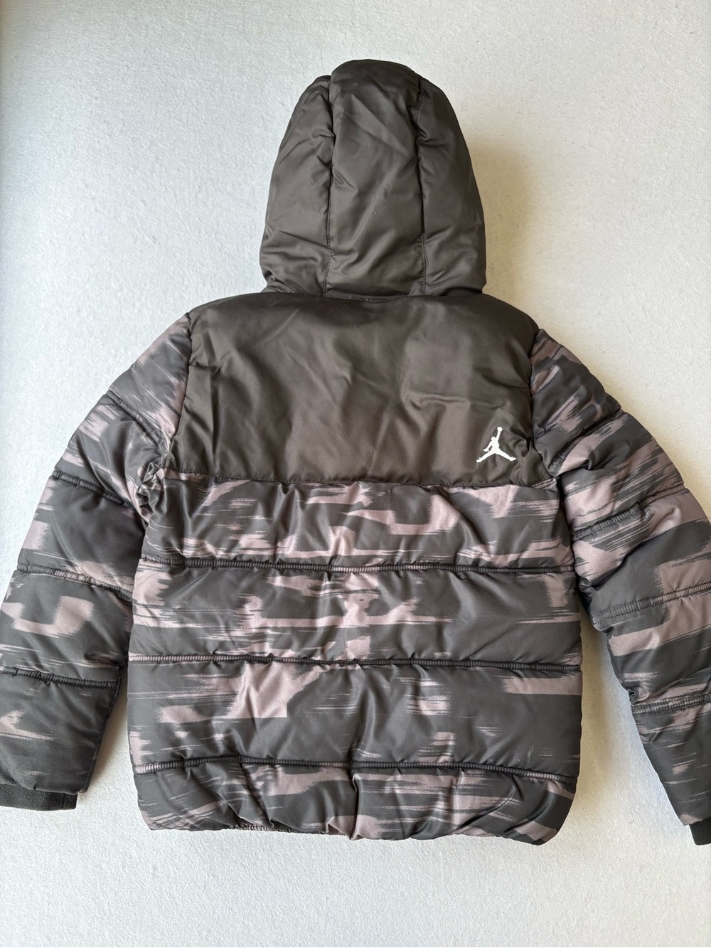 Jordan Kids' Black Camo Hooded Faux Down Puffer Jacket Sz S 8-10 - Picture 6 of 7